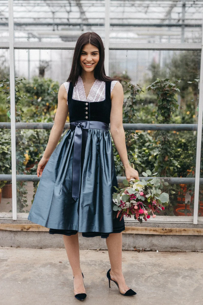 Samtdirndl Anna blau - Image 3